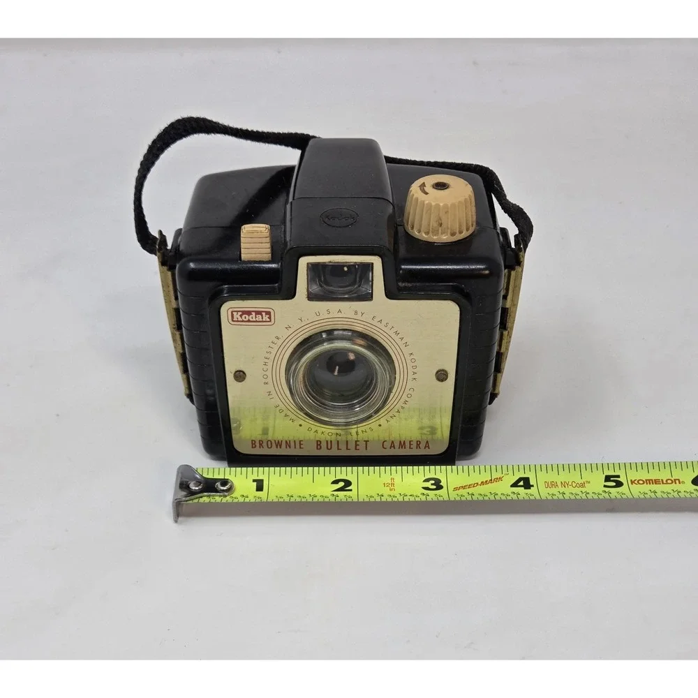 Vintage Kodak Brownie Bullet Camera Bakelite 127 Film Dakon Lens 1950s USA